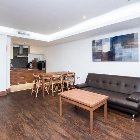 Livin' Serviced Apartments Watford  Dış mekan fotoğraf