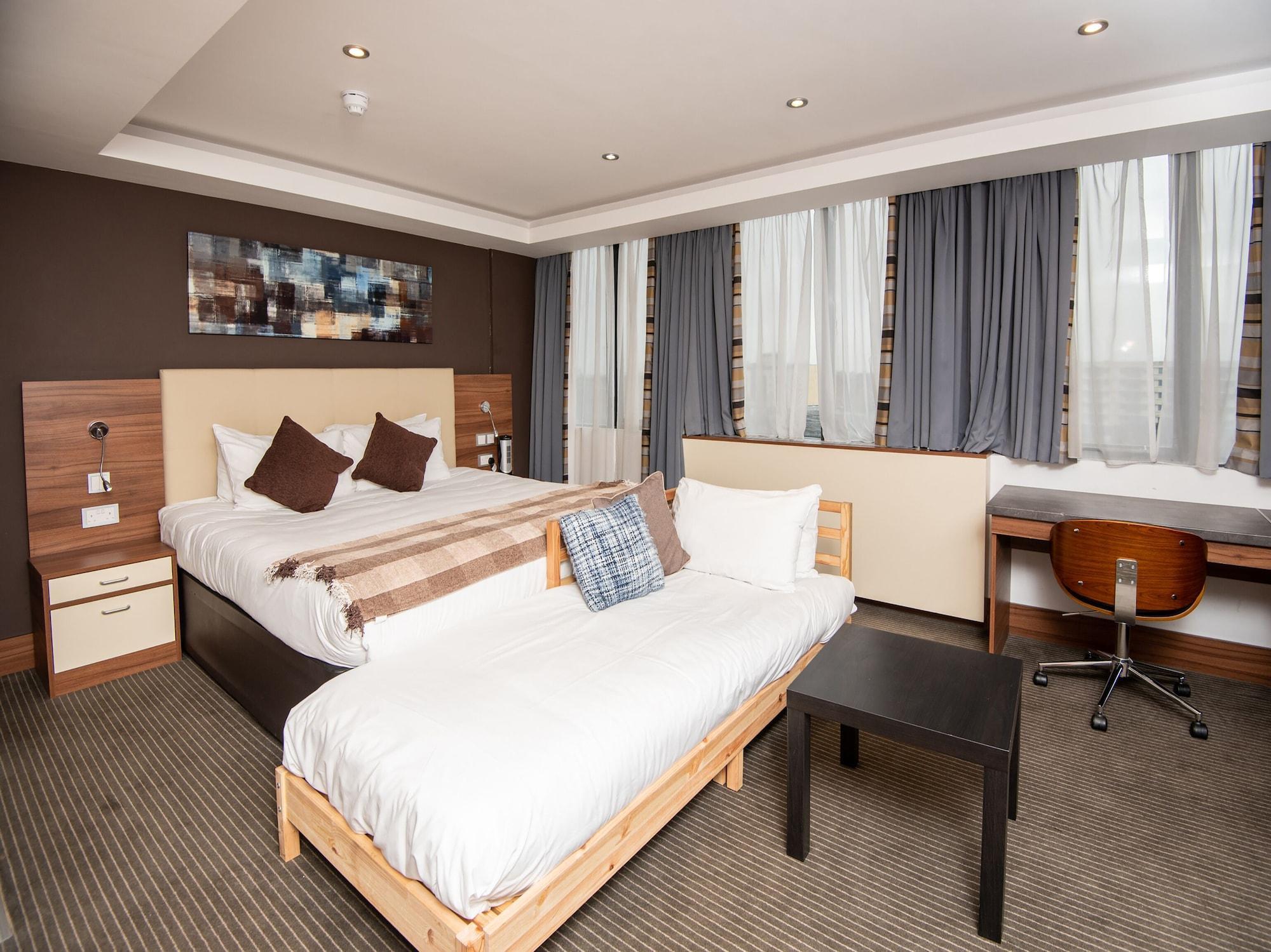 Livin' Serviced Apartments Watford  Dış mekan fotoğraf