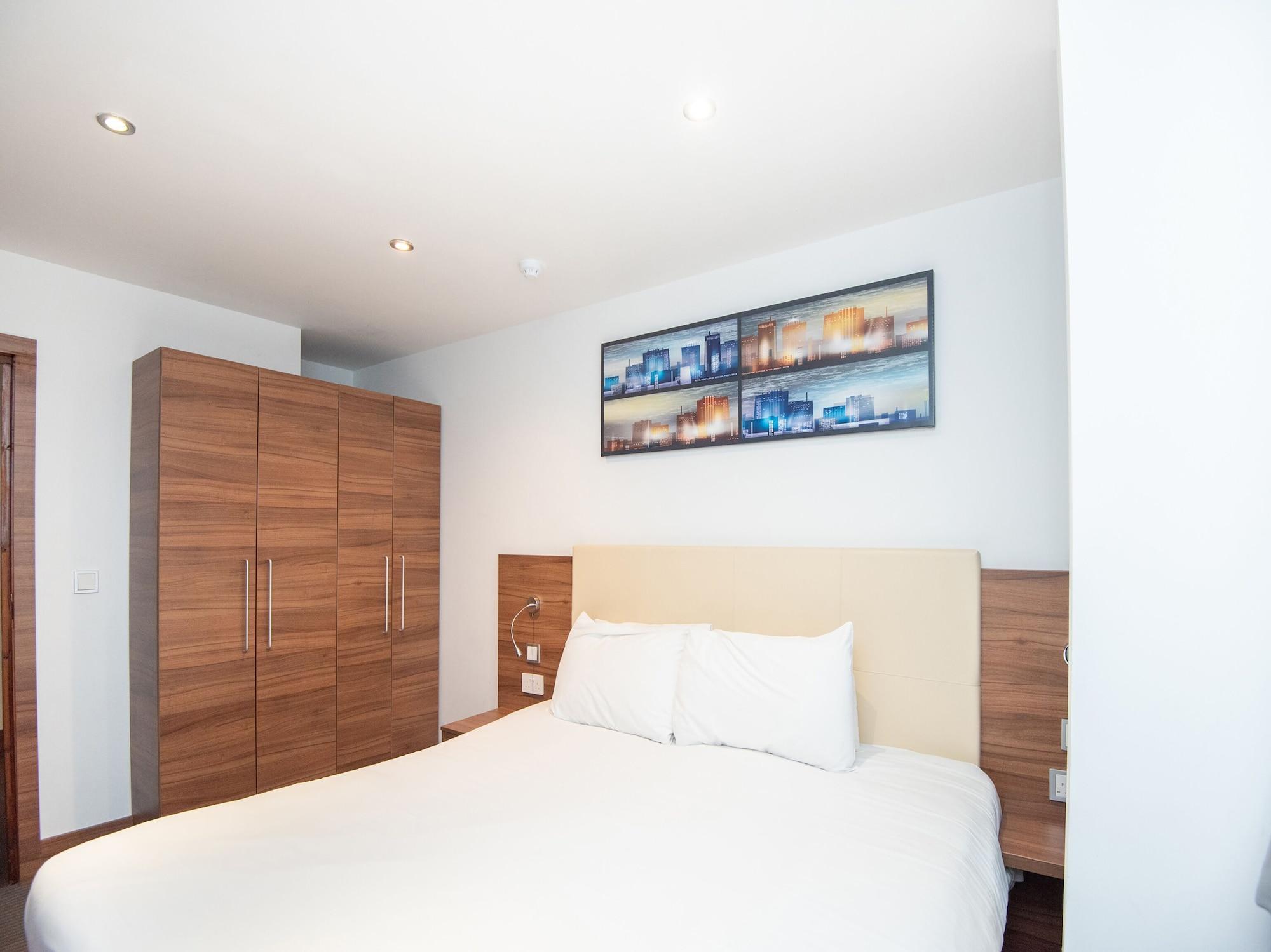 Livin' Serviced Apartments Watford  Dış mekan fotoğraf