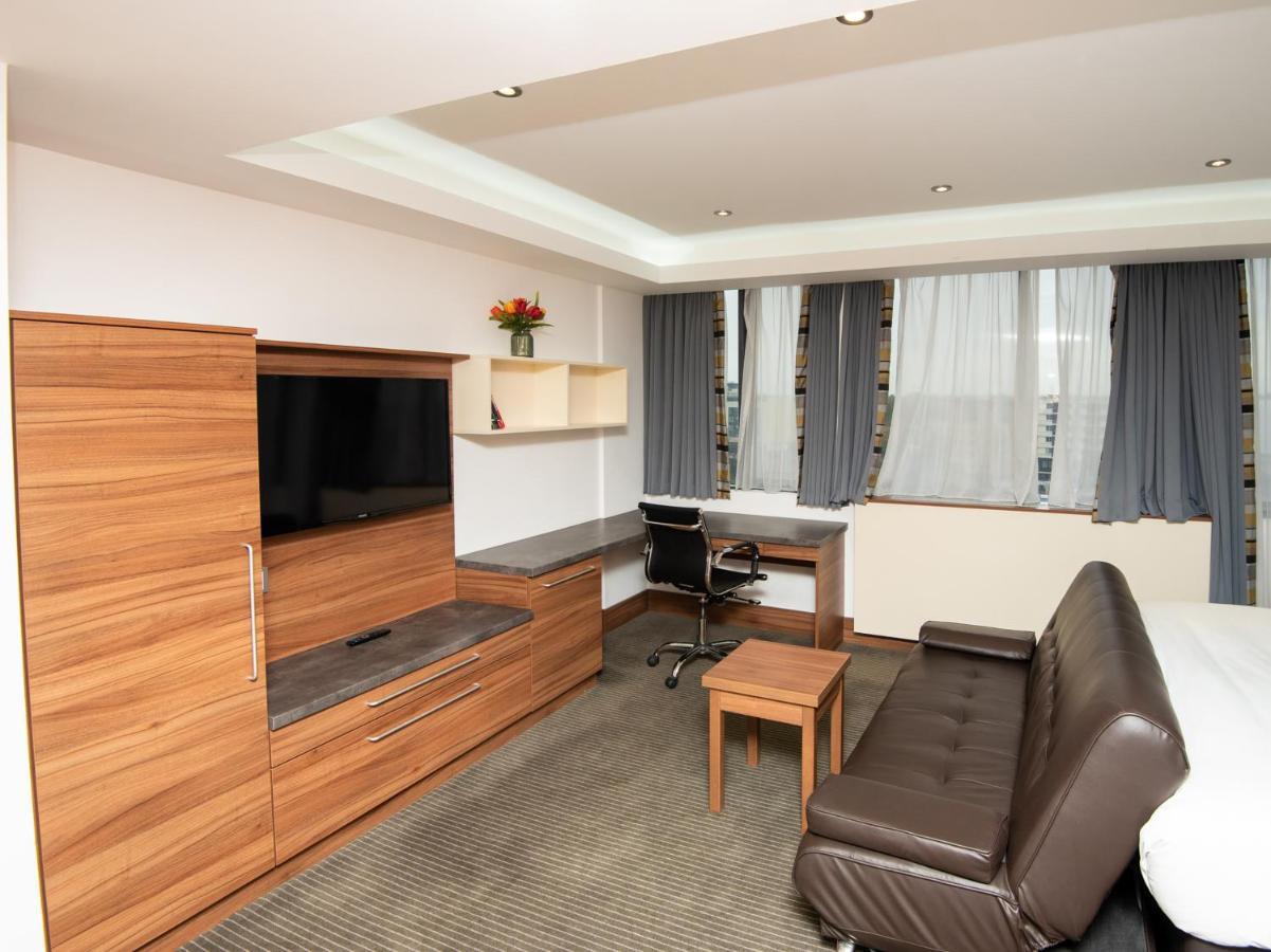 Livin' Serviced Apartments Watford  Dış mekan fotoğraf